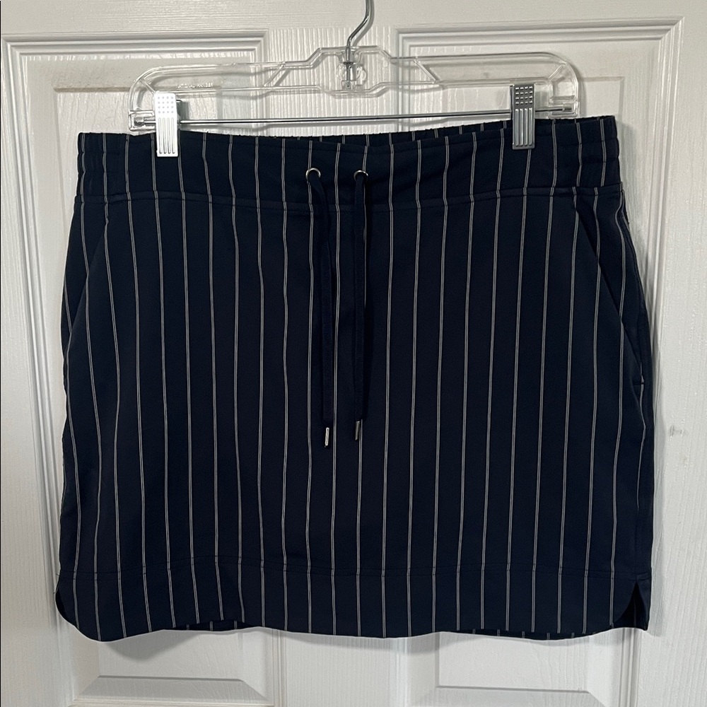 Athleta Women’s Dark Blue Pinstripe Athletic Skort